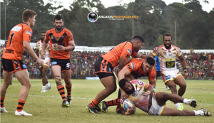 Photo by Kalakai Photo Rd 18 Country Week PNG Hunters V Suzuki Easts Tigers in Wabag